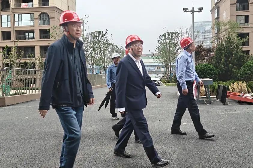 公司黨委書記、董事長李明華一行到煙臺(tái)項(xiàng)目、濰坊項(xiàng)目檢查指導(dǎo)工作.jpg